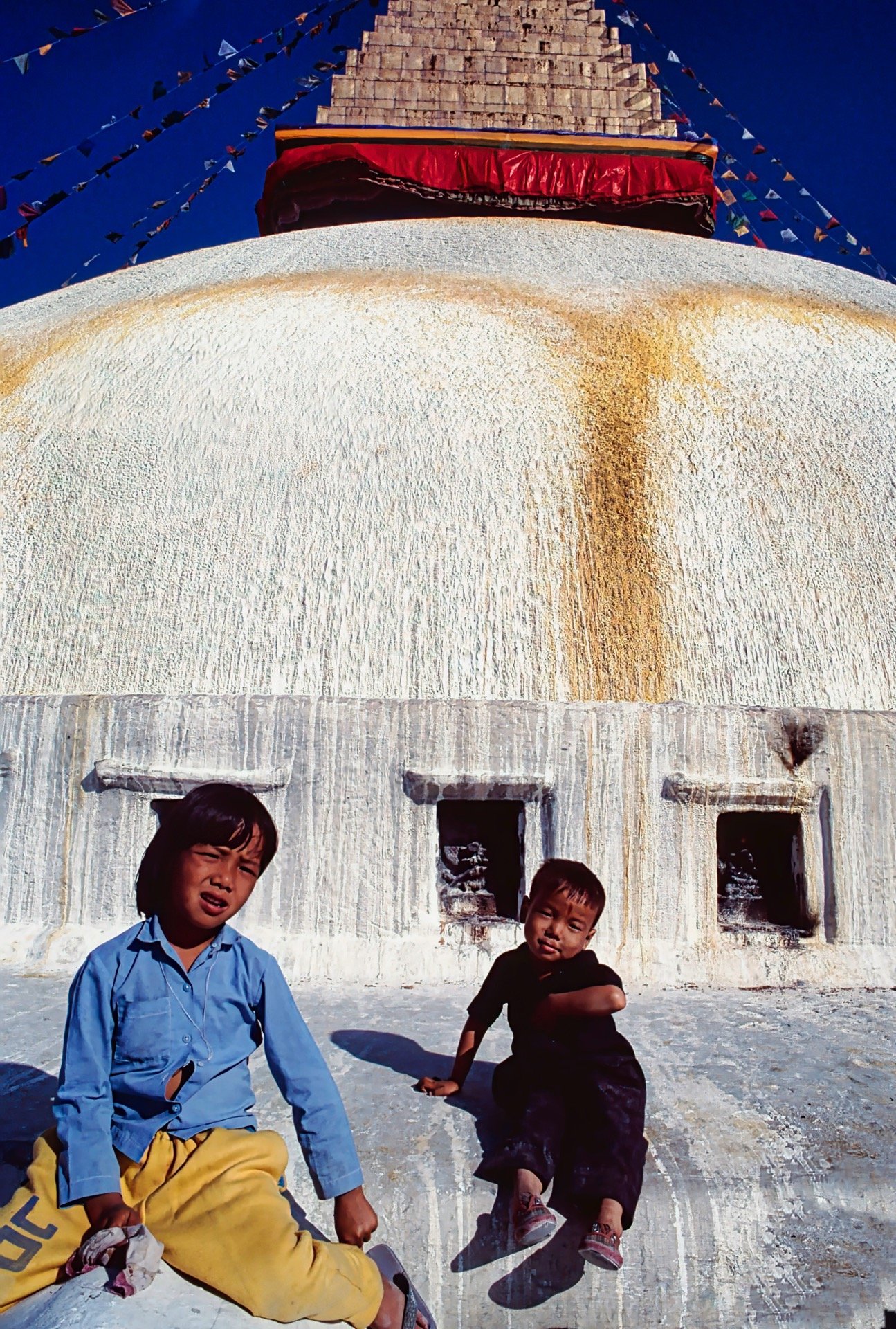 Bambini e stupa