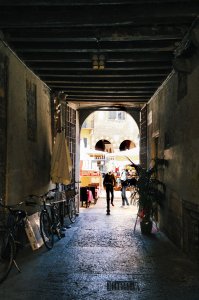 Dietro il mercato