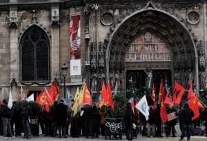 Bandiere con predominanza rosse